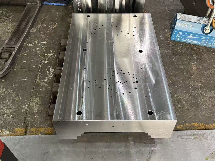Medium B-plate machined at Hsingchao Mould